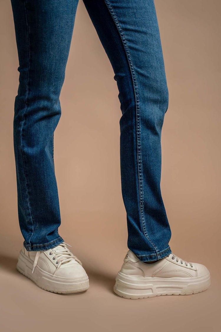 Bethy - Straight Fit Jeans - Blues and Jazz